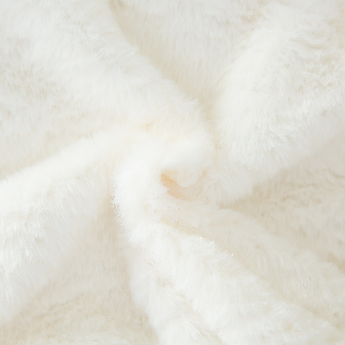 White Plush Pom-Pom Pearl Cape – TYM-WZX-057