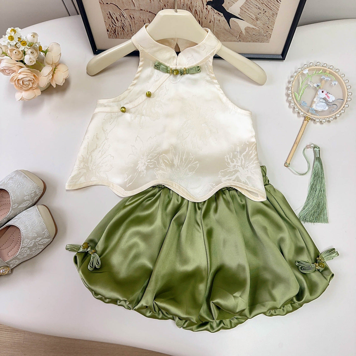 Cream Floral Mandarin Top and Green Bubble Shorts Set – TYM-YWL-021