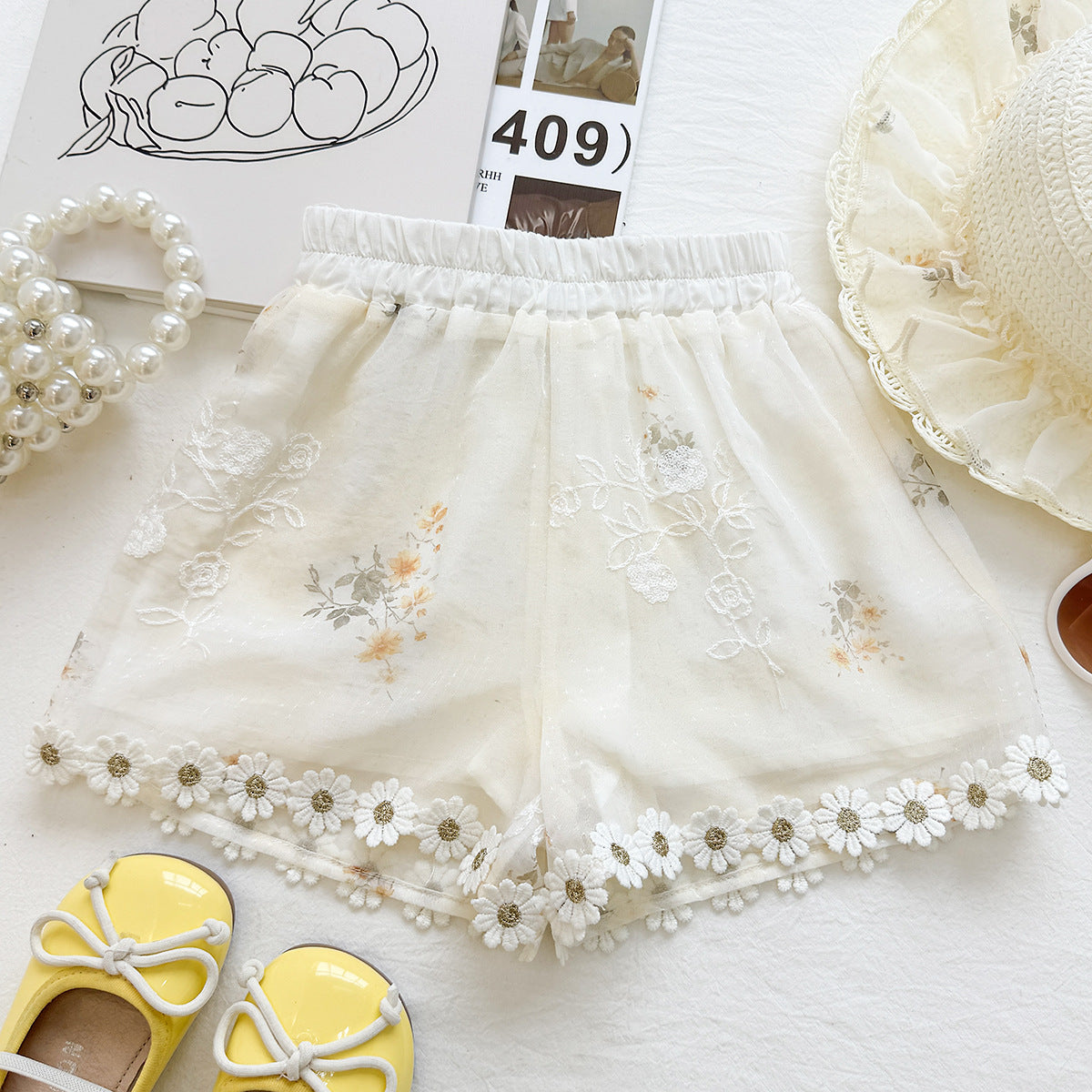 Cream Daisy Trim Mandarin Frog Button Top – TYM-YWL-034