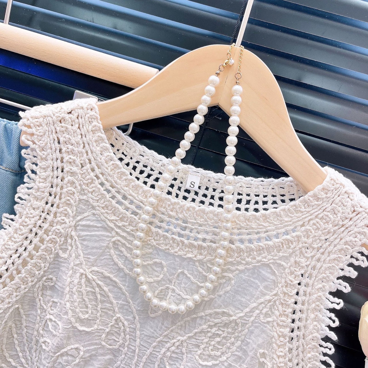 Cream Crochet Embroidered Sleeveless Top – TYM-YKC-001