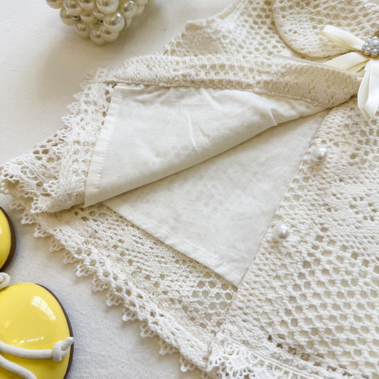 Cream Crochet Lace Collar Sleeveless Top – TYM-YWL-019