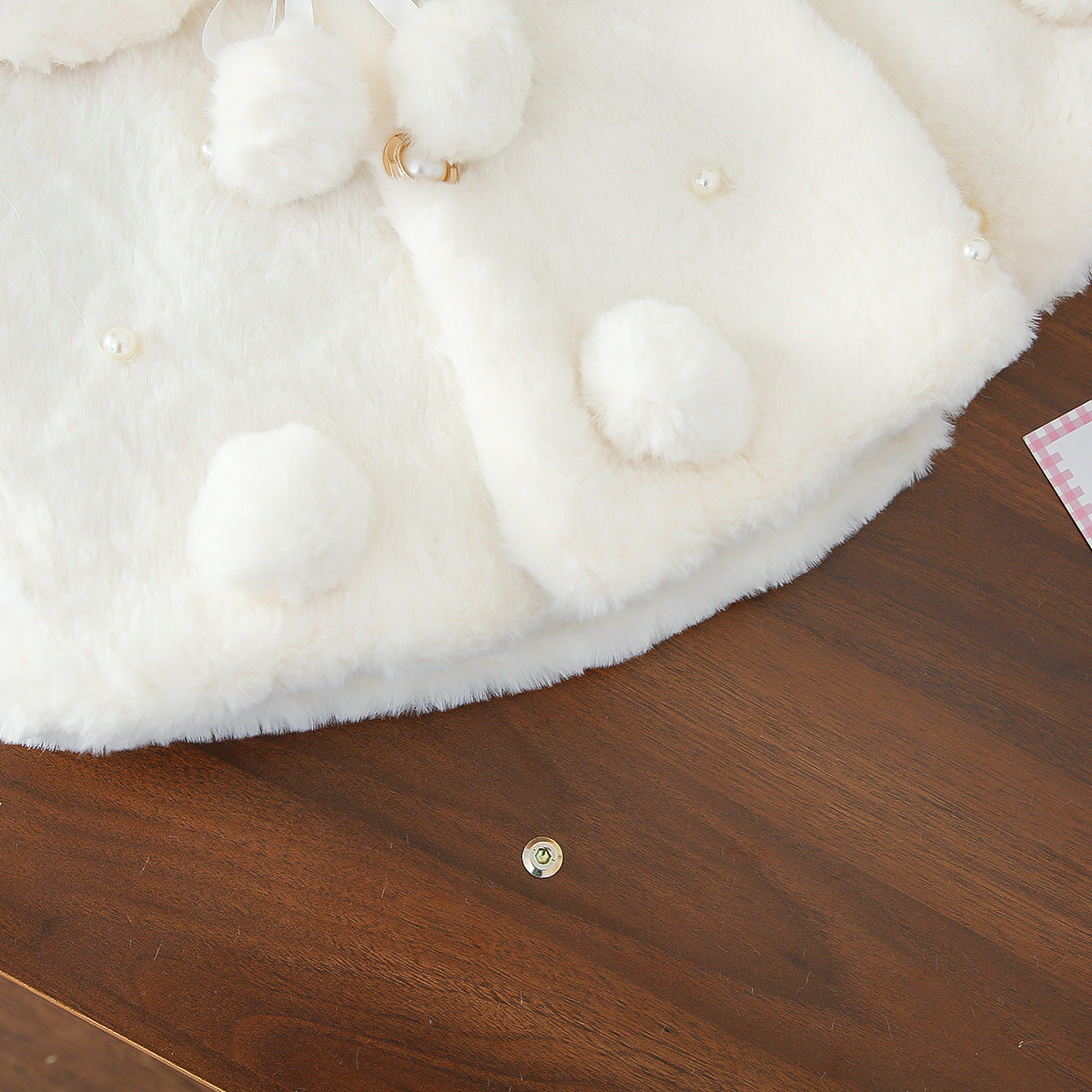 White Plush Pom-Pom Pearl Cape – TYM-WZX-057