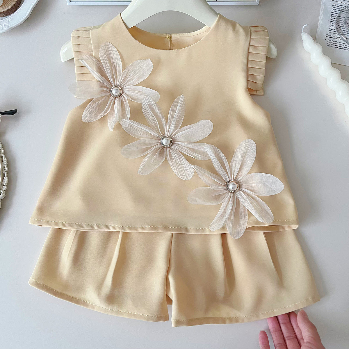Beige 3D Pearl Flower Top and Pleated Shorts Set – TYM-YWL-063