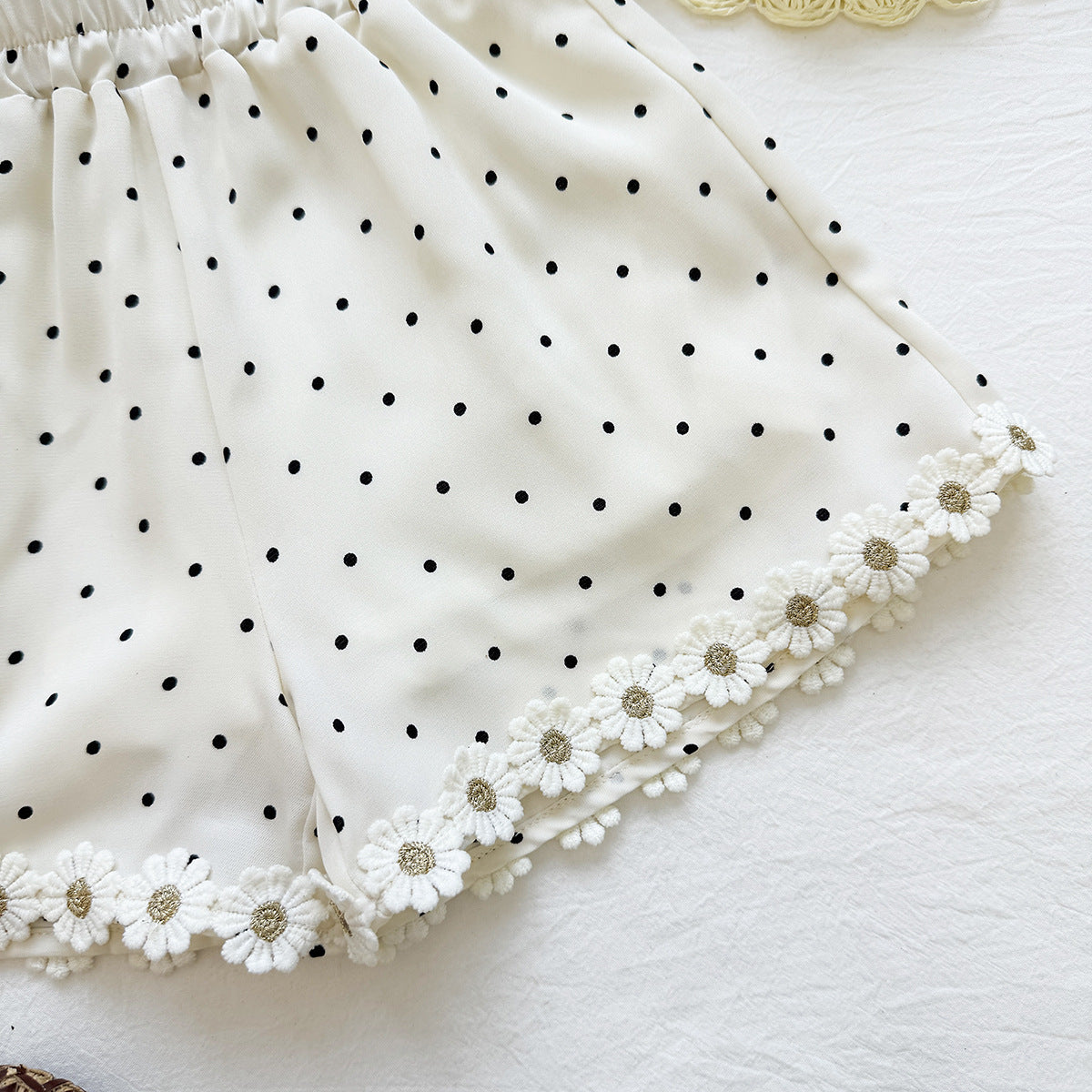 Cream Polka Dot Daisy Trim Lace Collar Top – TYM-YWL-048