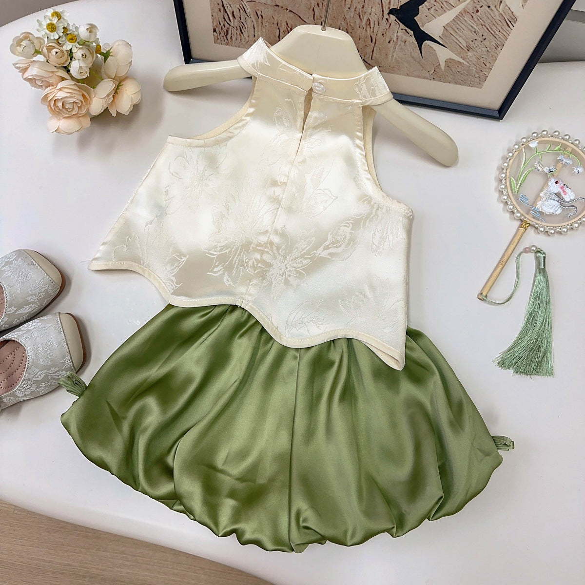 Cream Floral Mandarin Top and Green Bubble Shorts Set – TYM-YWL-021